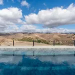 וילה Trilux, Infinity Pool, Jacuzzi, Bbq *