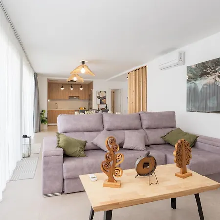 Trilux, Infinity Pool, Jacuzzi, Bbq *