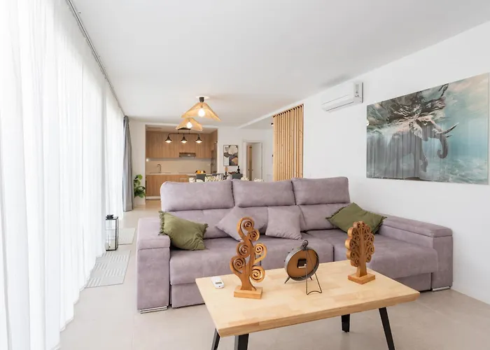 Trilux, Infinity Pool, Jacuzzi, Bbq *